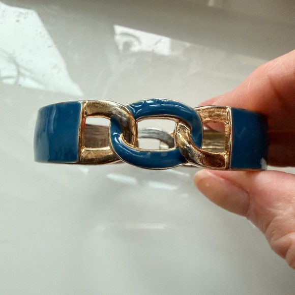 80’s Vintage Anne Klein Navy Blue Enamel & Gold Tone Hinge Cuff Bangle - Picture 7 of 7